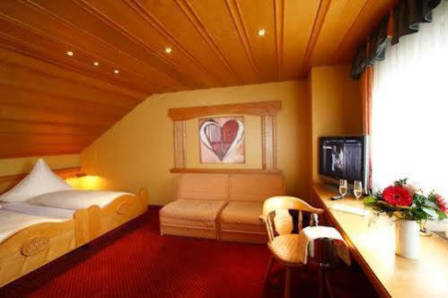 Hotel Petershof คอนสตานซ์ ภายนอก รูปภาพ